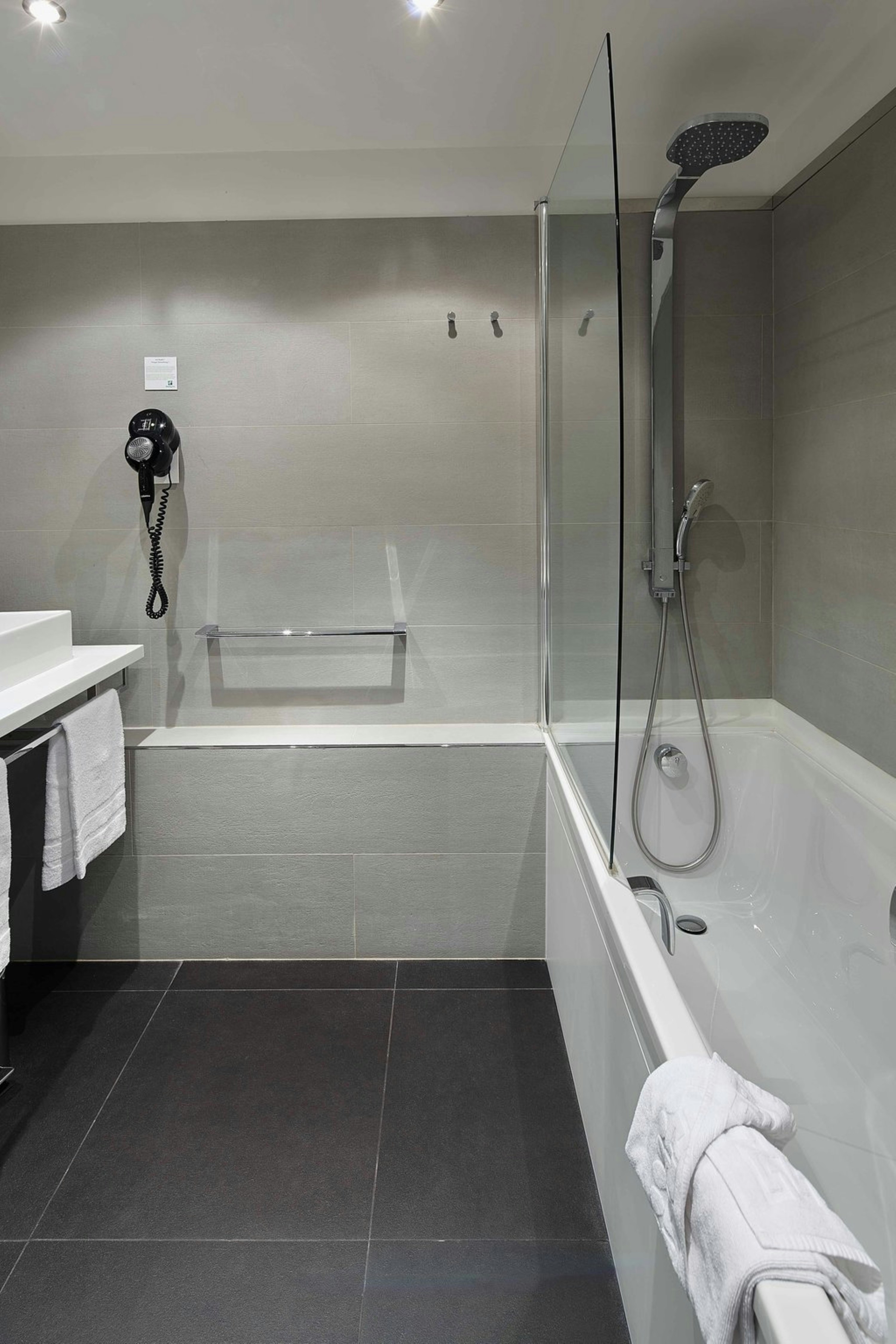 DoubleTree by Hilton Paris Bougival 48/50