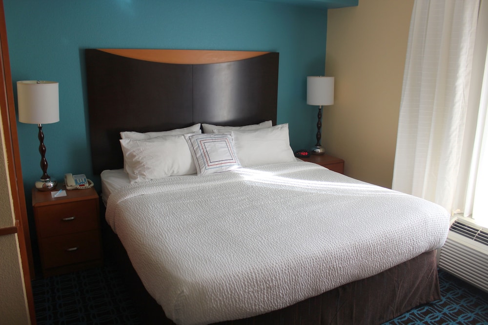 Fairfield Inn & Suites Seymour 12/40