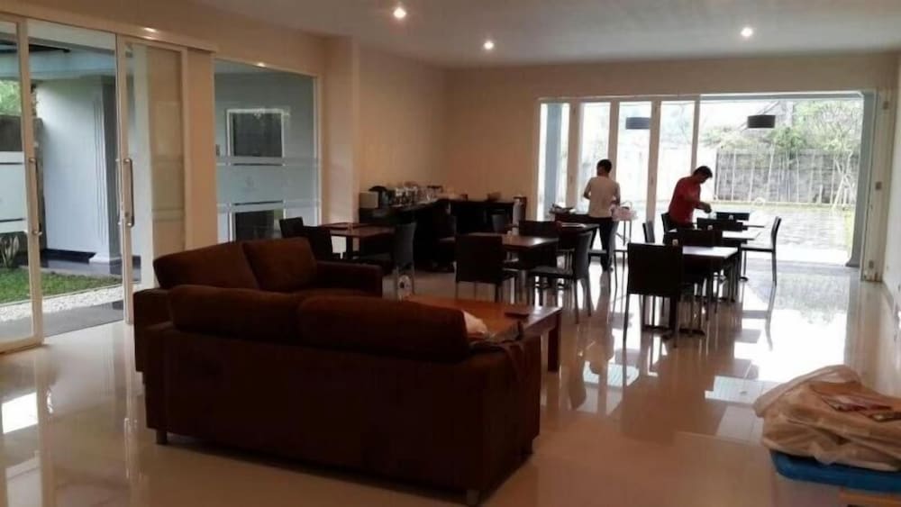 Sisingamangaraja Guest House Semarang 21/28