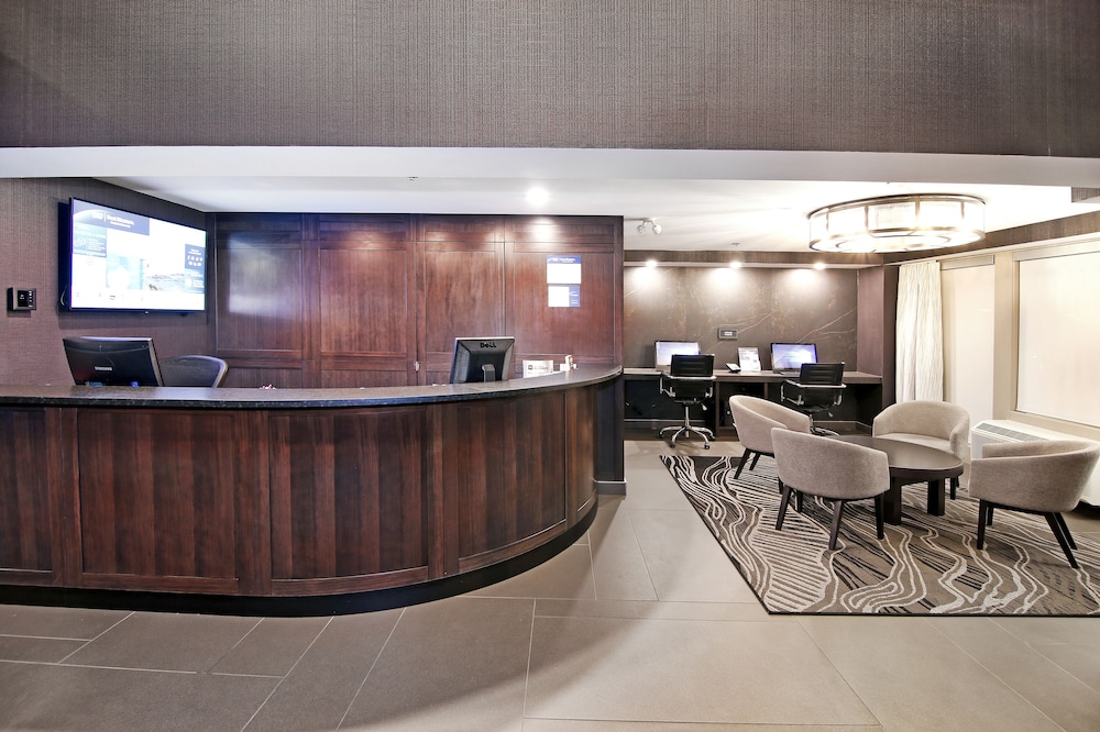 Lobby at Best Western Plus Banff International Lodge, BANFF - ALBERTA