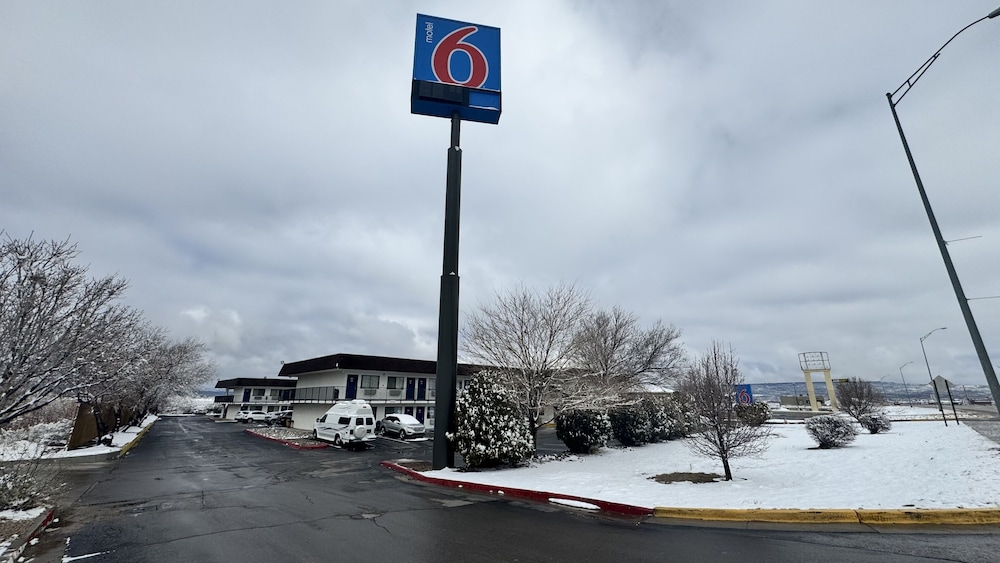Motel6 Grants, NM 64/68