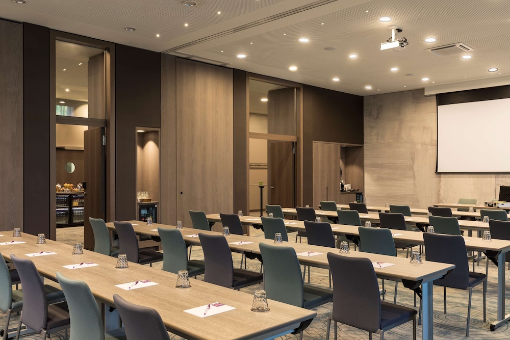 Hyatt Place Frankfurt Airport 68/75