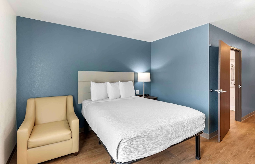 WoodSpring Suites Denver Centennial 26/43