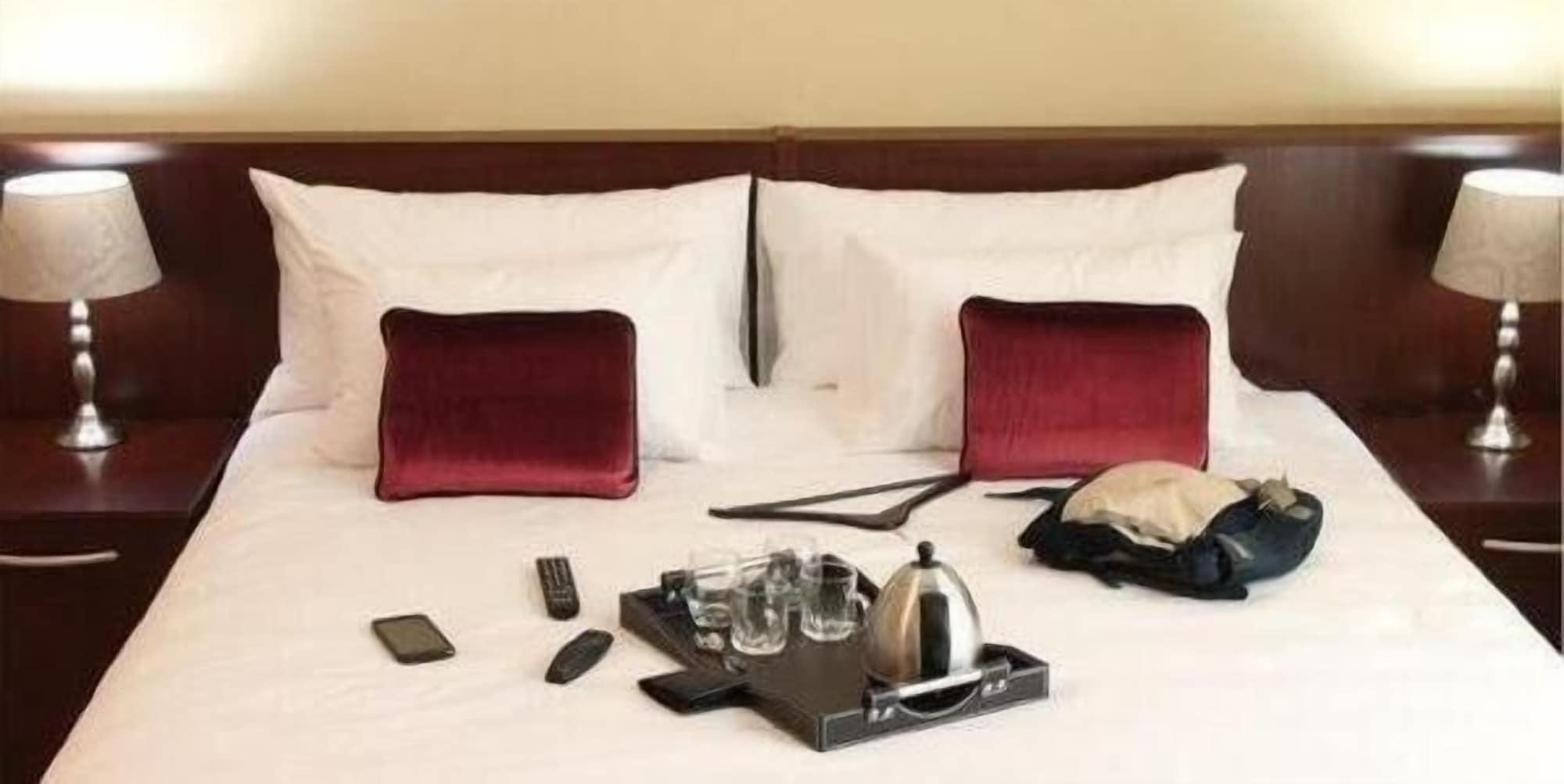 1St Class Manor B&B 16/23