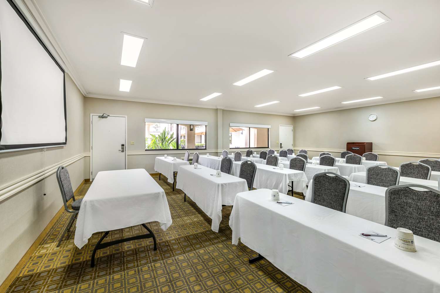 Best Western Plus Orange County Airport North 15/19