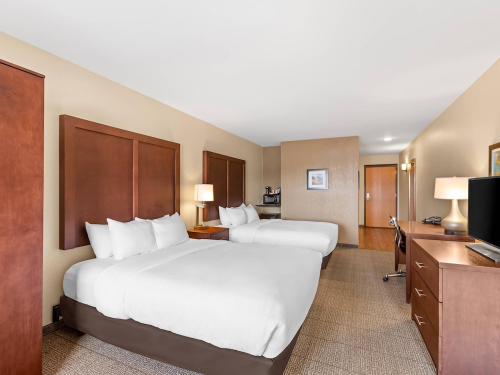 Comfort Inn and Suites Munising - Lakefront 16/49