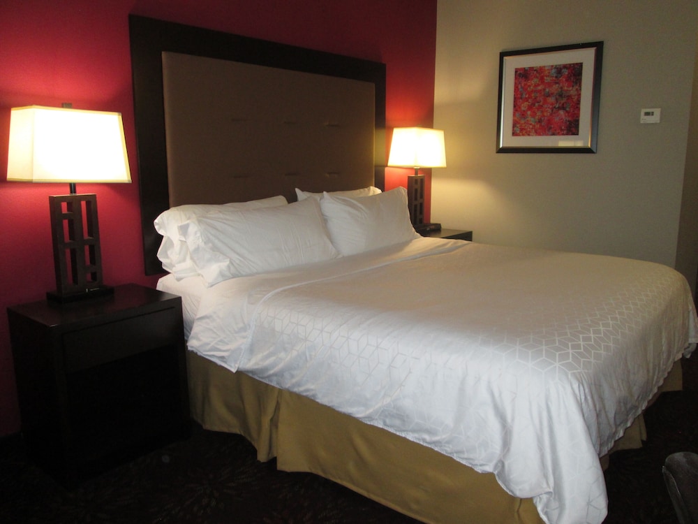 Holiday Inn Express Cloverdale(Greencastle) 31/59