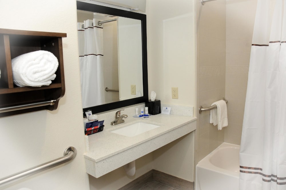Best Western Plus Ardmore Inn Suites 6/32