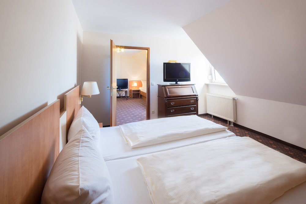 Maximilian Hotel & Apartments Weil am Rhein / Basel 11/29