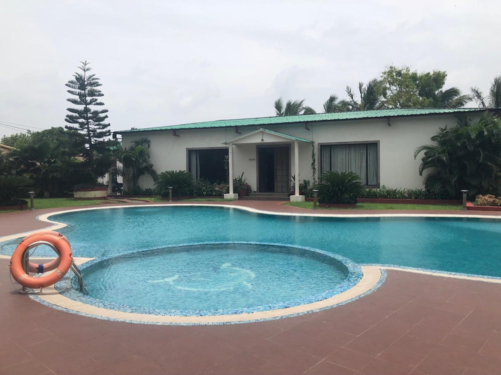 Chanakya Bnr Hotel 48/50