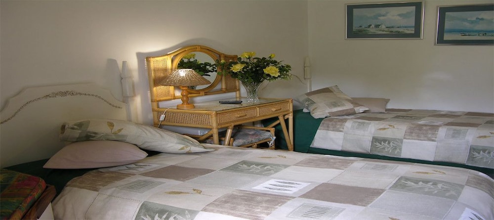 Cosy Den B&B Luxury Guest House Style 3/11