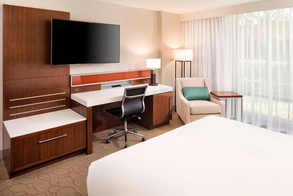 Delta Hotels Minneapolis Northeast 39/47