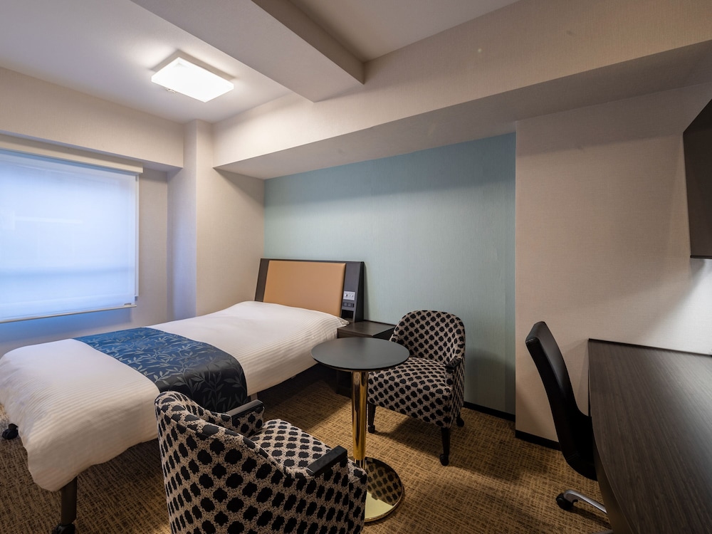 ROOM, DOUBLE BED