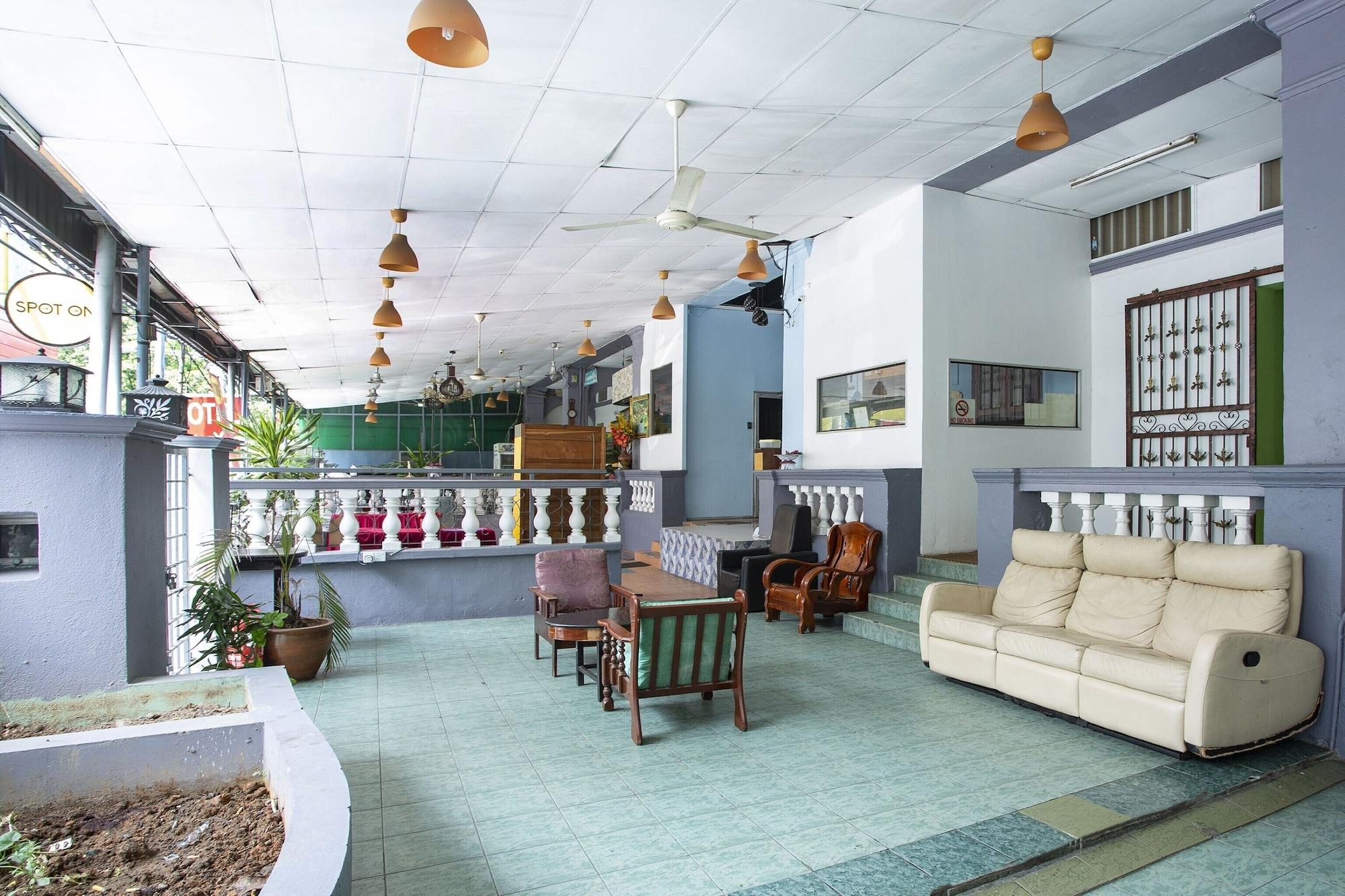SPOT ON 90137 Casavilla Hotel Pudu 28/50