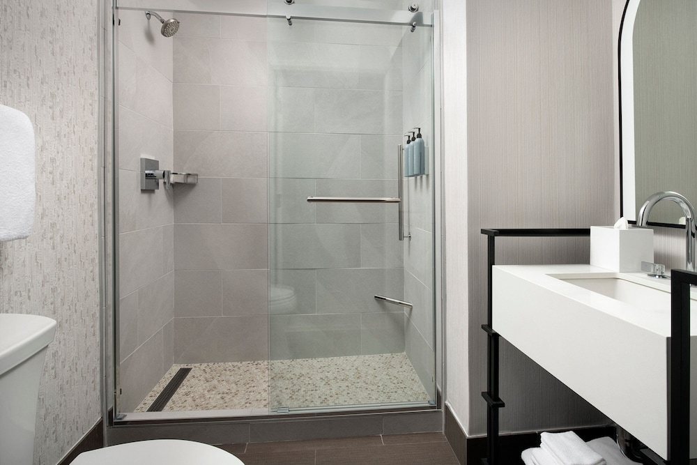 غرفة بسرير كينج، Courtyard By Marriott San Diego Downtown 2/6