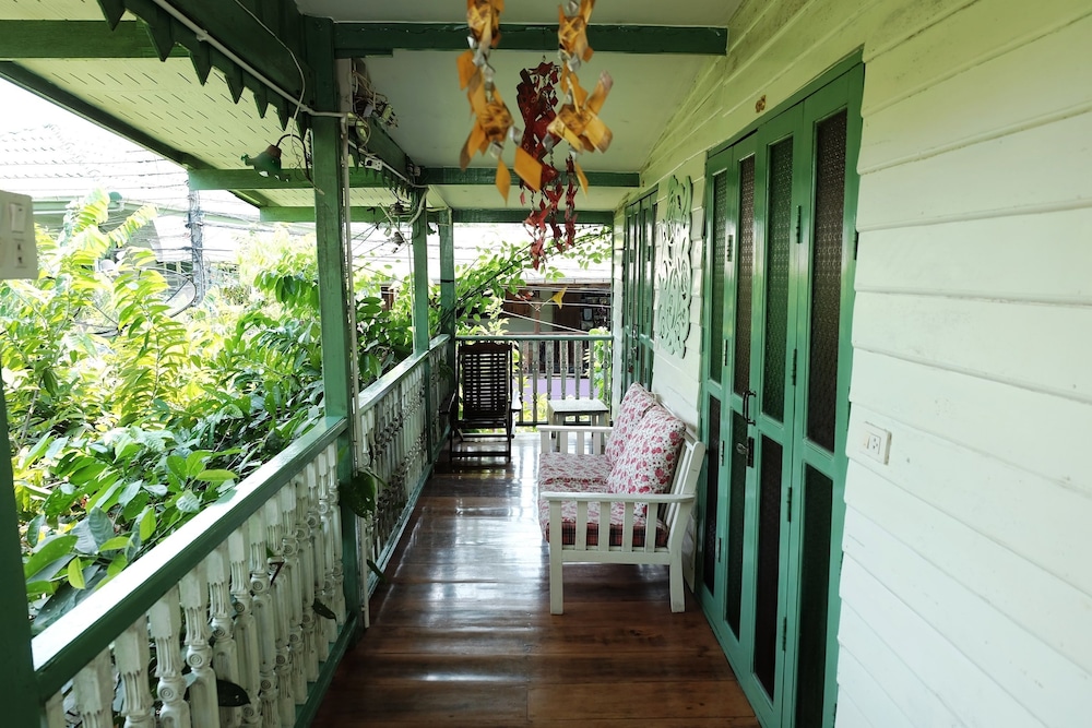 Baanrak Amphawa Homestay 32/61