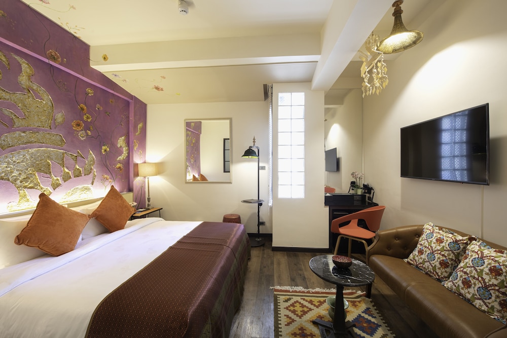Dhevi Bangkok Hotel 12/40
