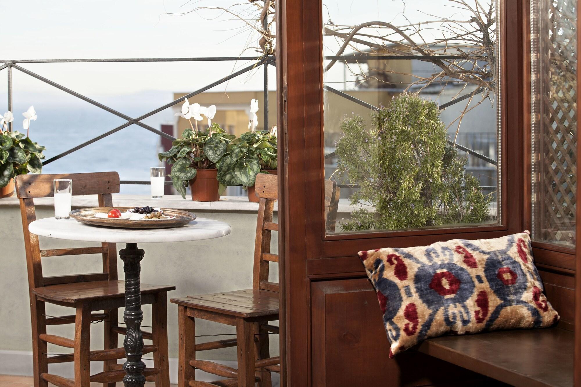 Hotel Empress Zoe 86/100