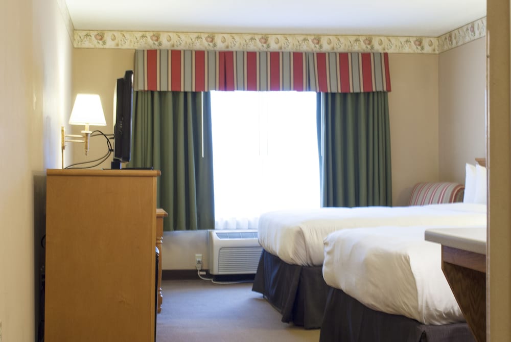 Country Inn & Suites by Radisson, Cedar Falls near University 15/39