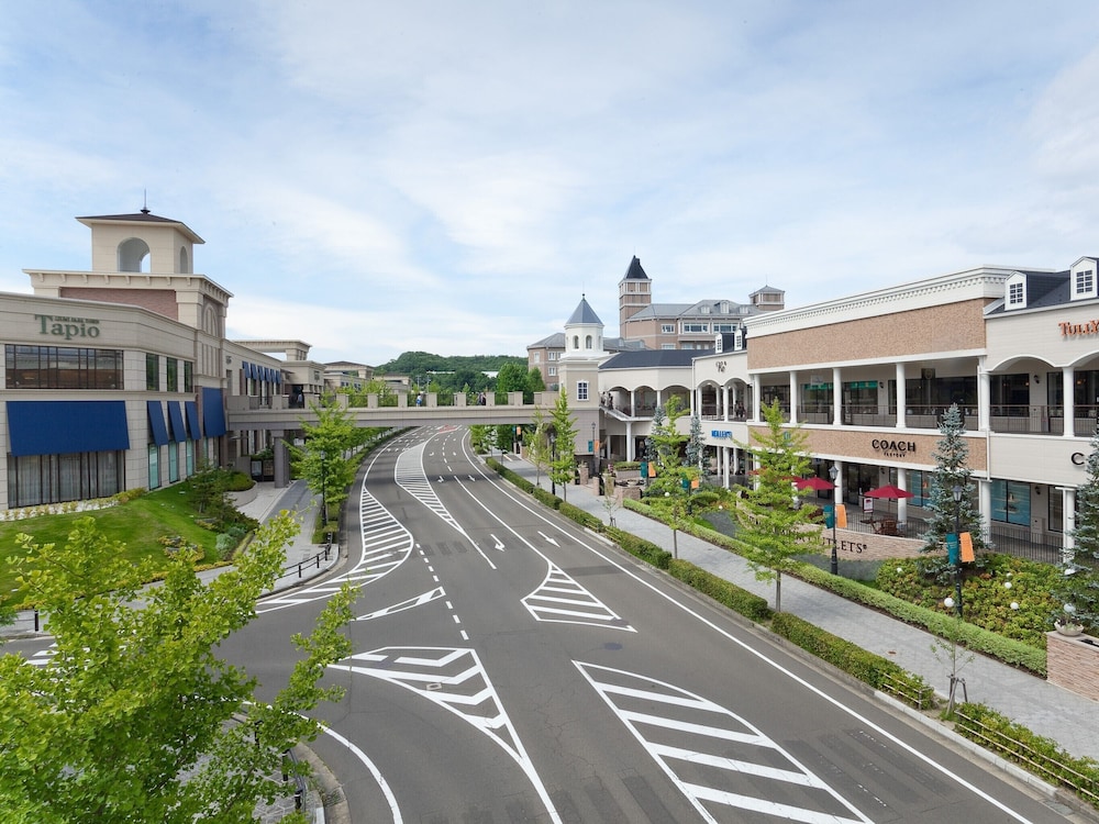 Sendai Royal Park Hotel 65/75