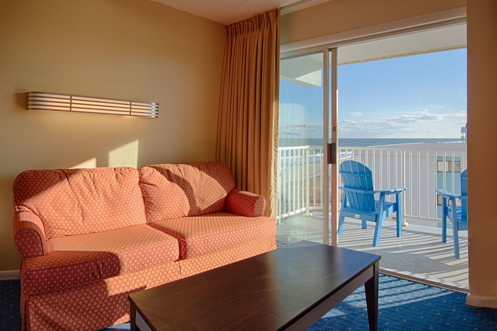 Atlantic OceanFront Inn 40/58