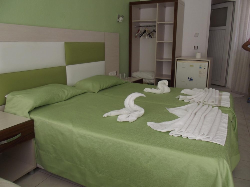 Derya Motel 11/36