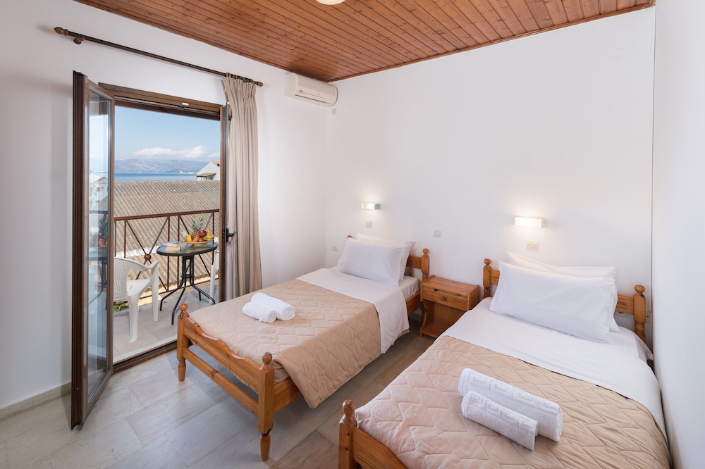 Lefkimi Hotel 36/53