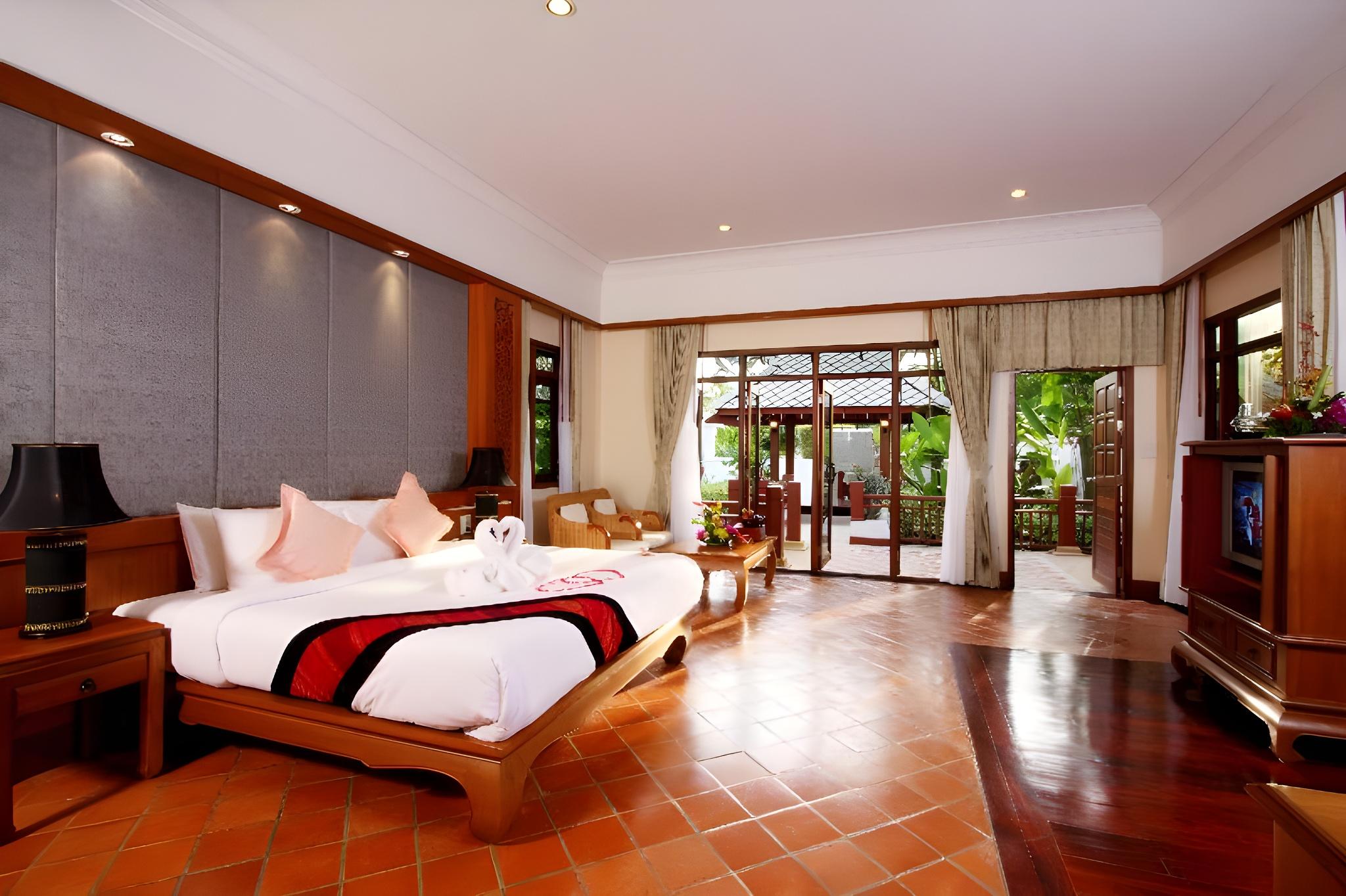 Grand, Pool, Villa, Double Bed
