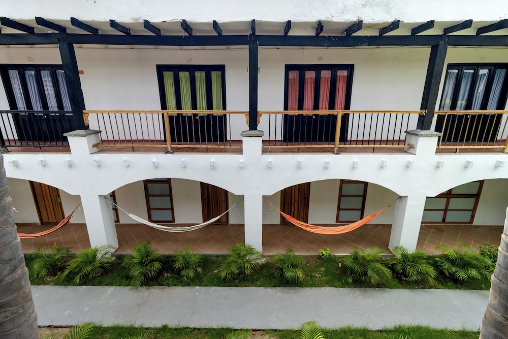 Hotel Sansiraka by GEH Suites