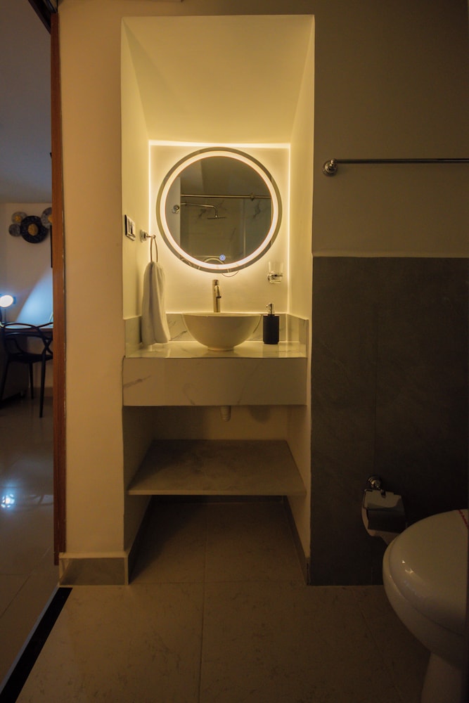 Naiot Hotel Boutique 37/38