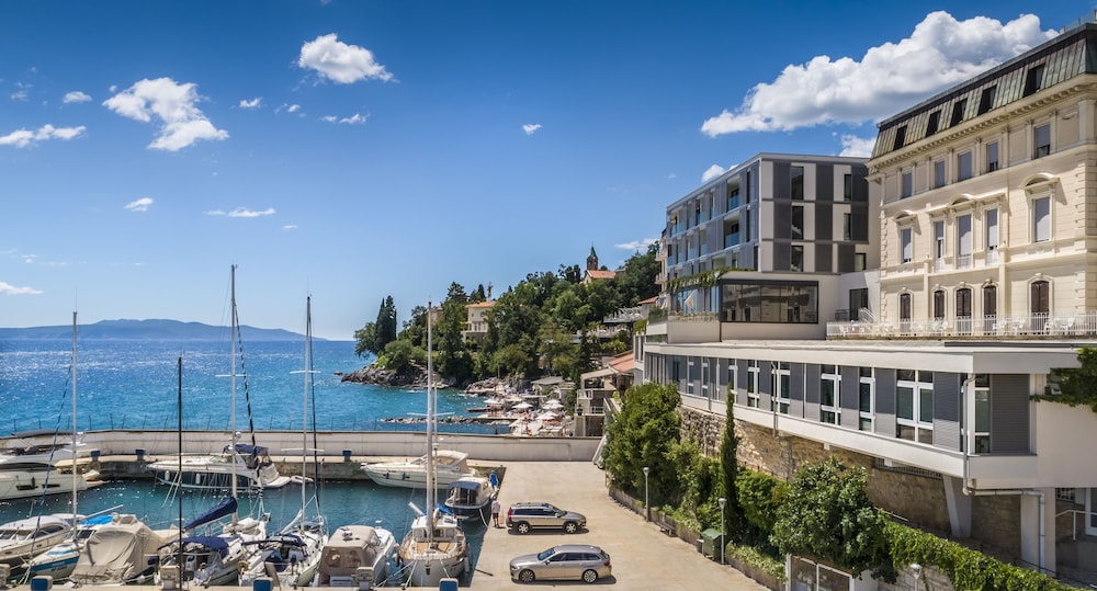 Hotel Istra 60/63