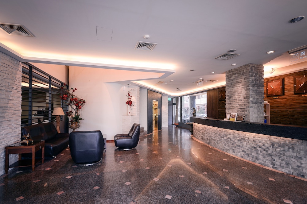 Waugh Den Hotel 11/61