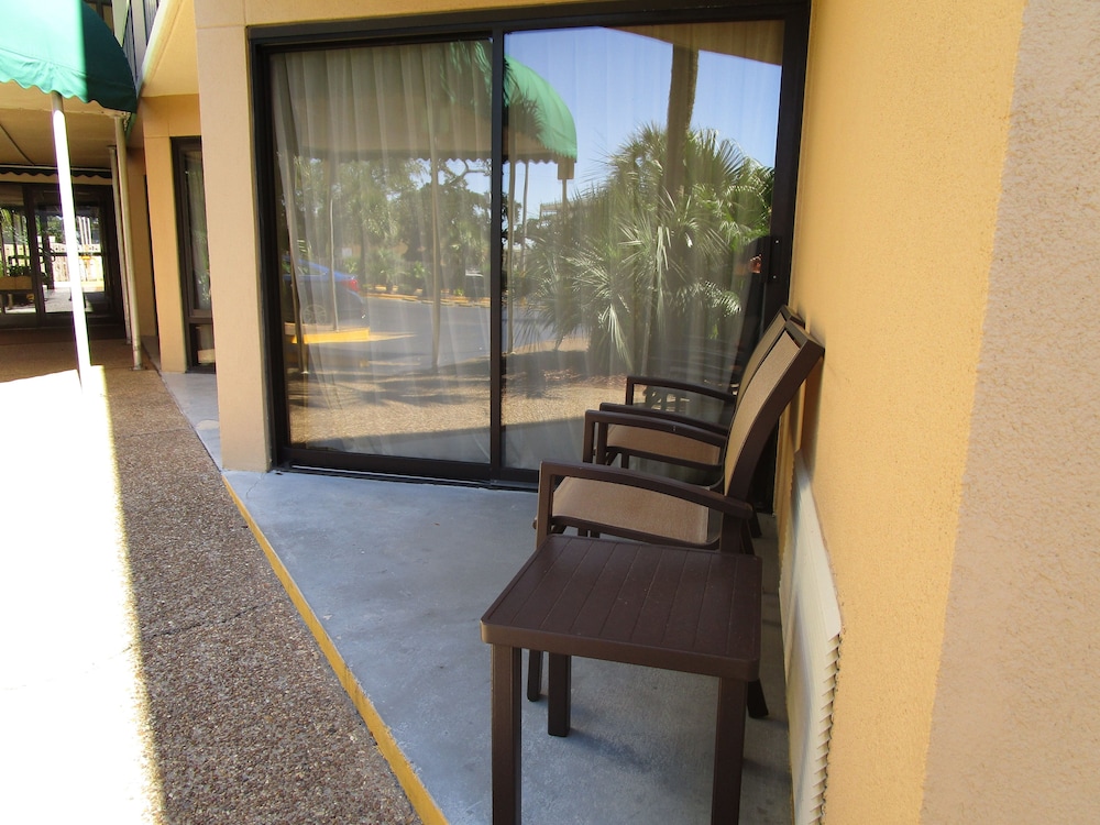 Best Western Oak Manor 6/32