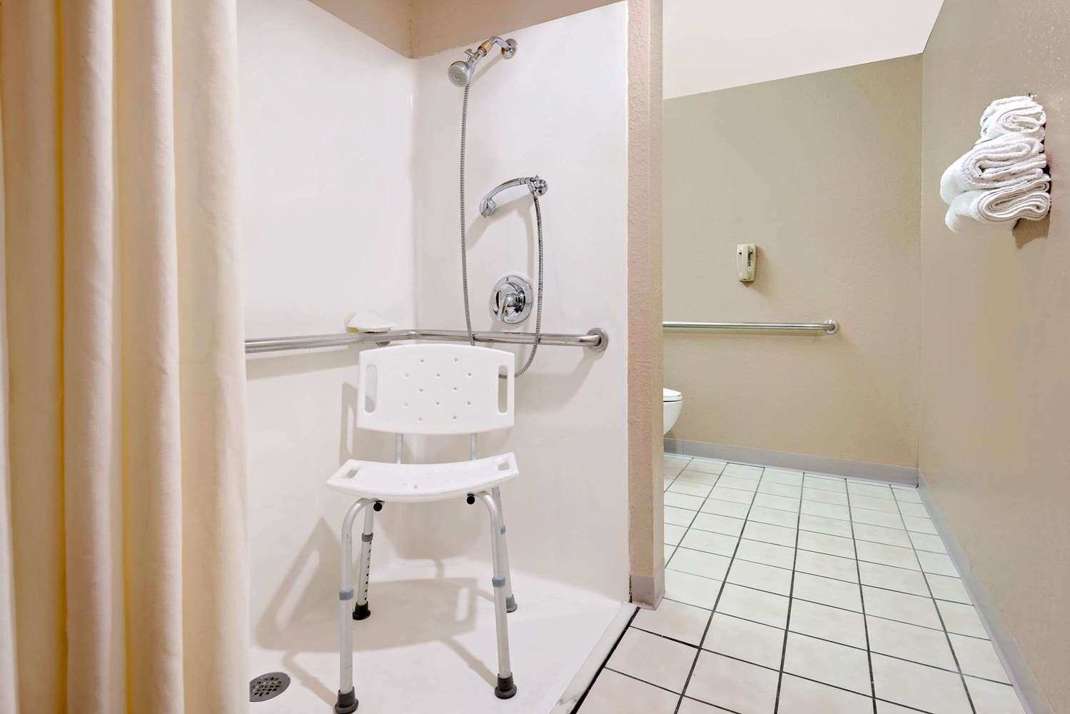 Microtel Inn And Suites Joplin 19/19