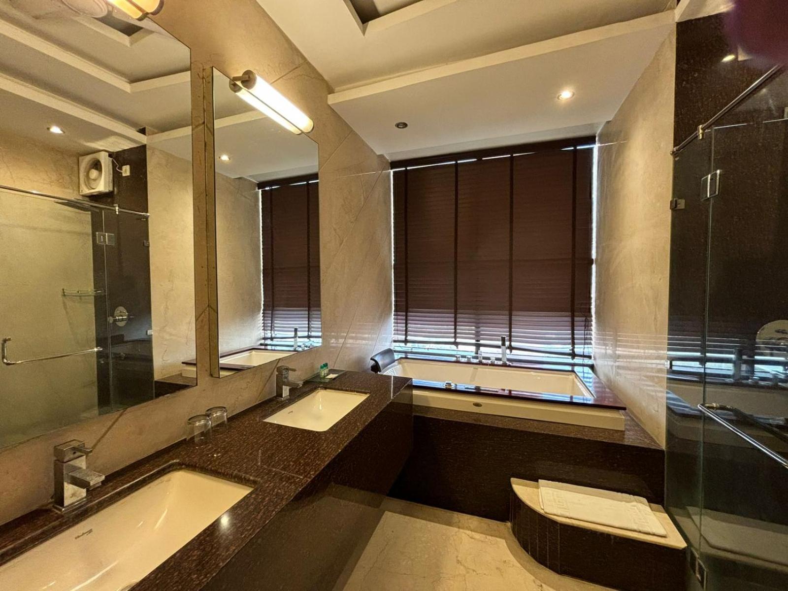 CLUB FLORENCE HOTEL 40/40