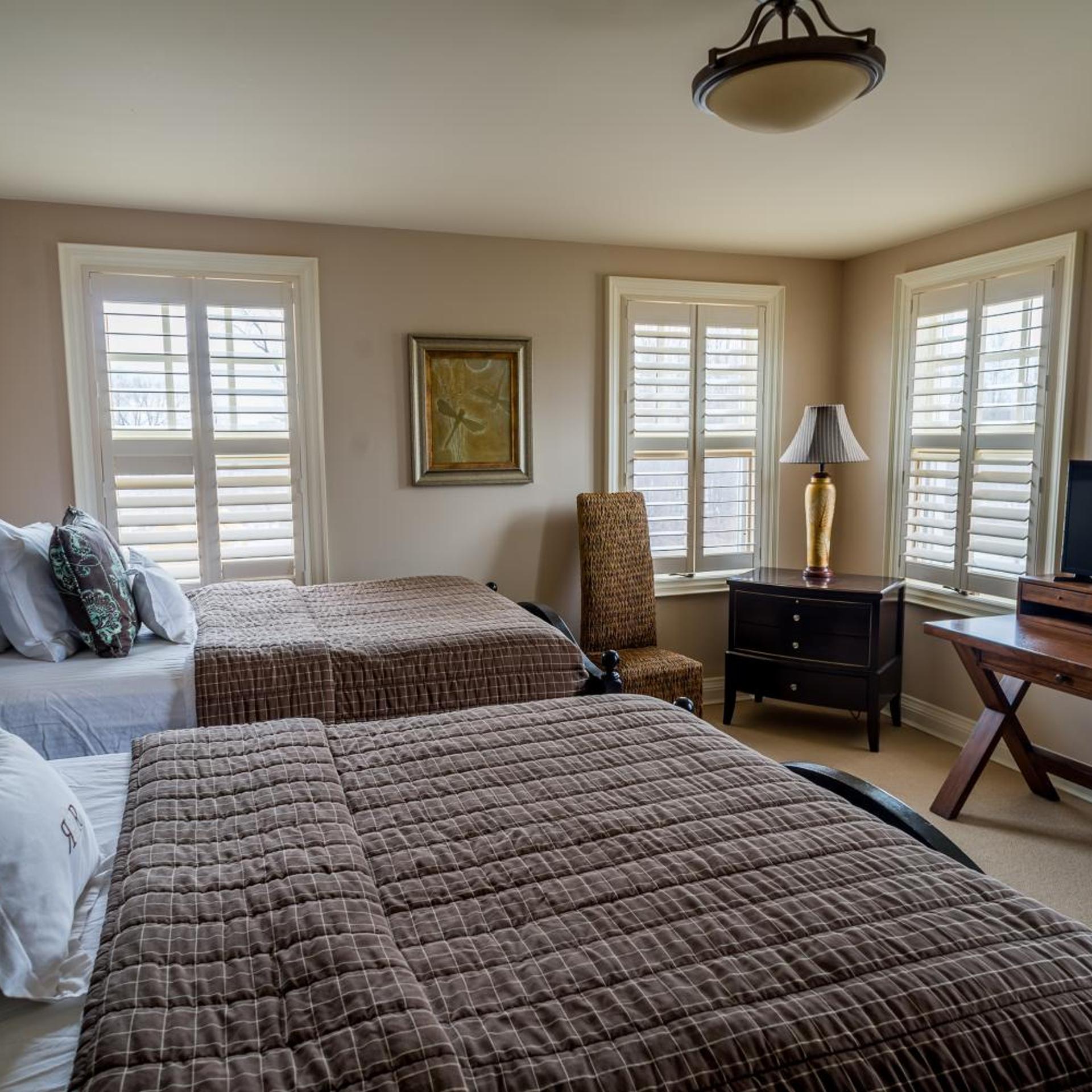 Courtyard, Suite, Queen Bed