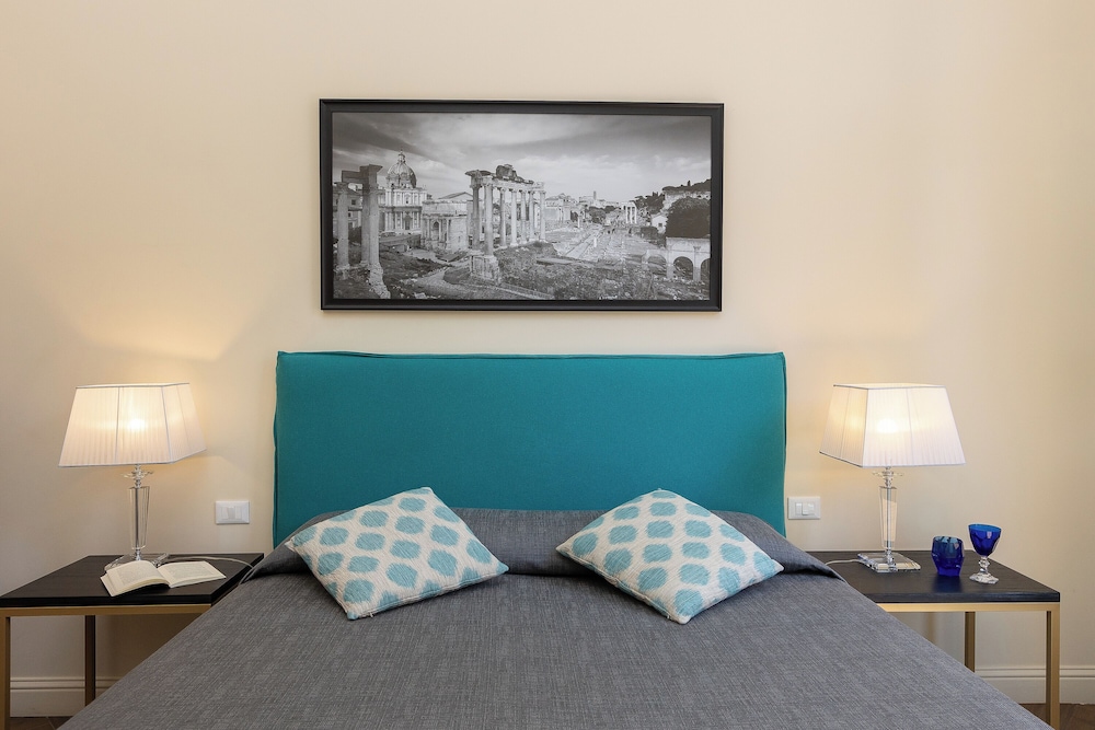 Prestigious Apartment Via Barberini 19/50