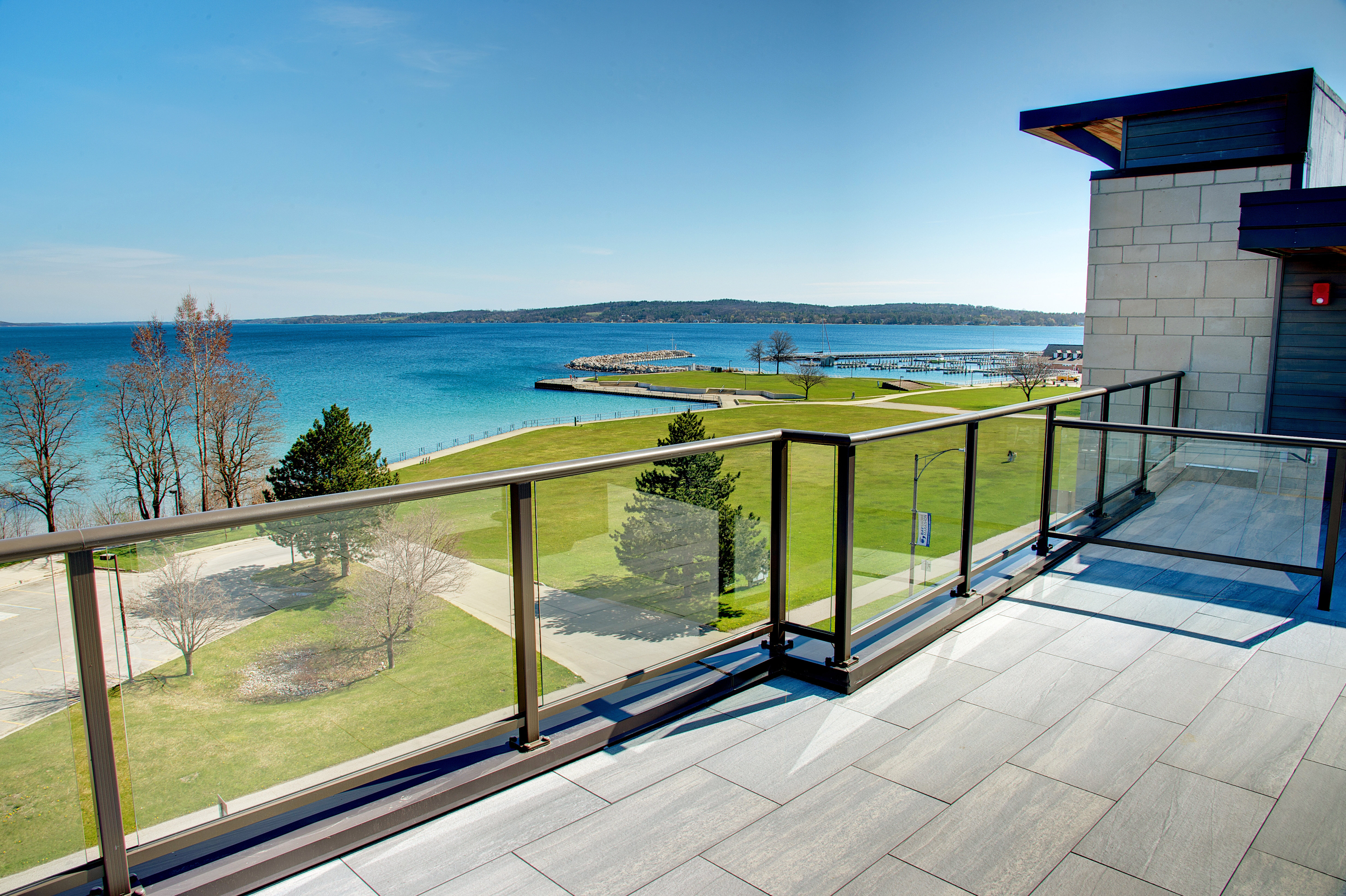 HOTEL INDIGO TRAVERSE CITY 44/78