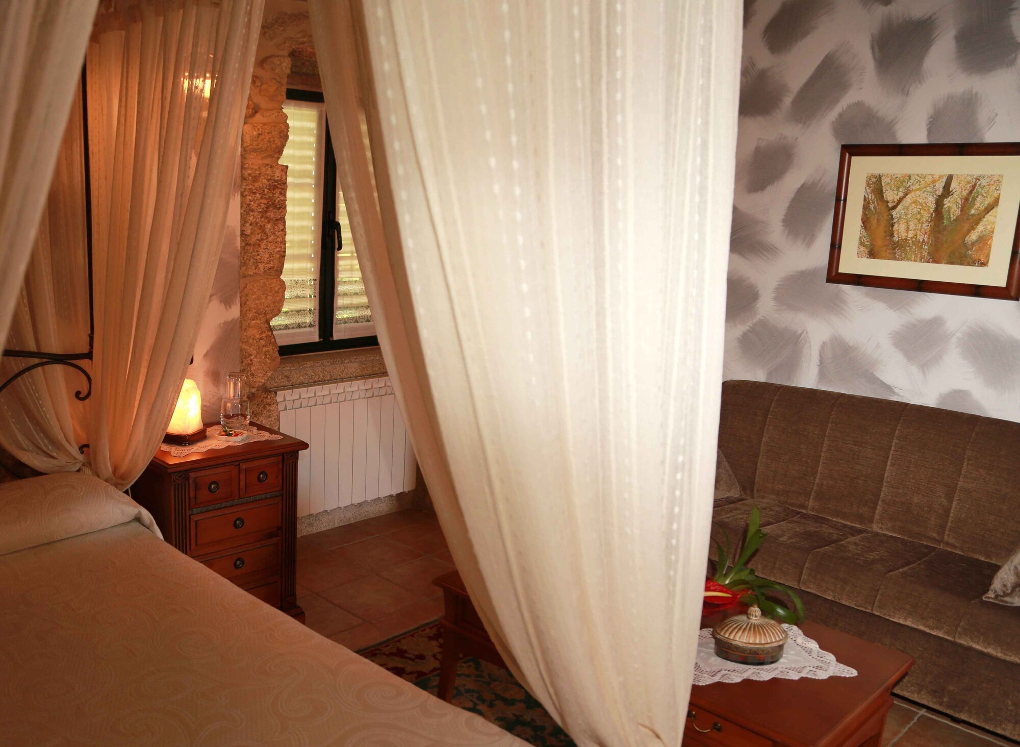 Superior, Queen Bed, Valley View, Balcony