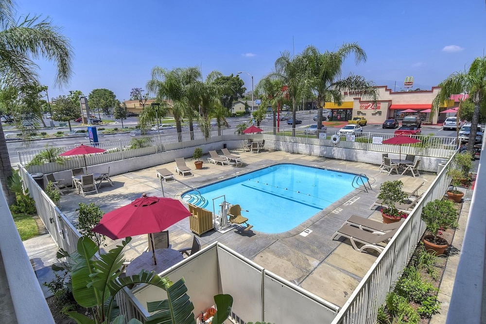 Motel6 Fontana 8/46