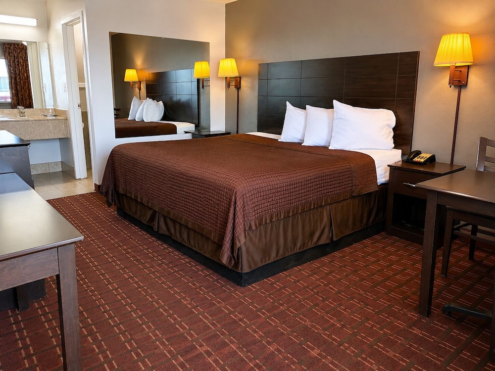 Regency Inn 17/49