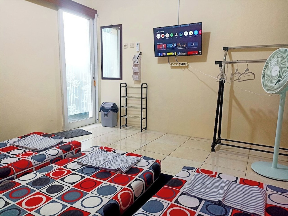 Bahagia Sederhana Home Stay - Hostel by ZUZU 25/50