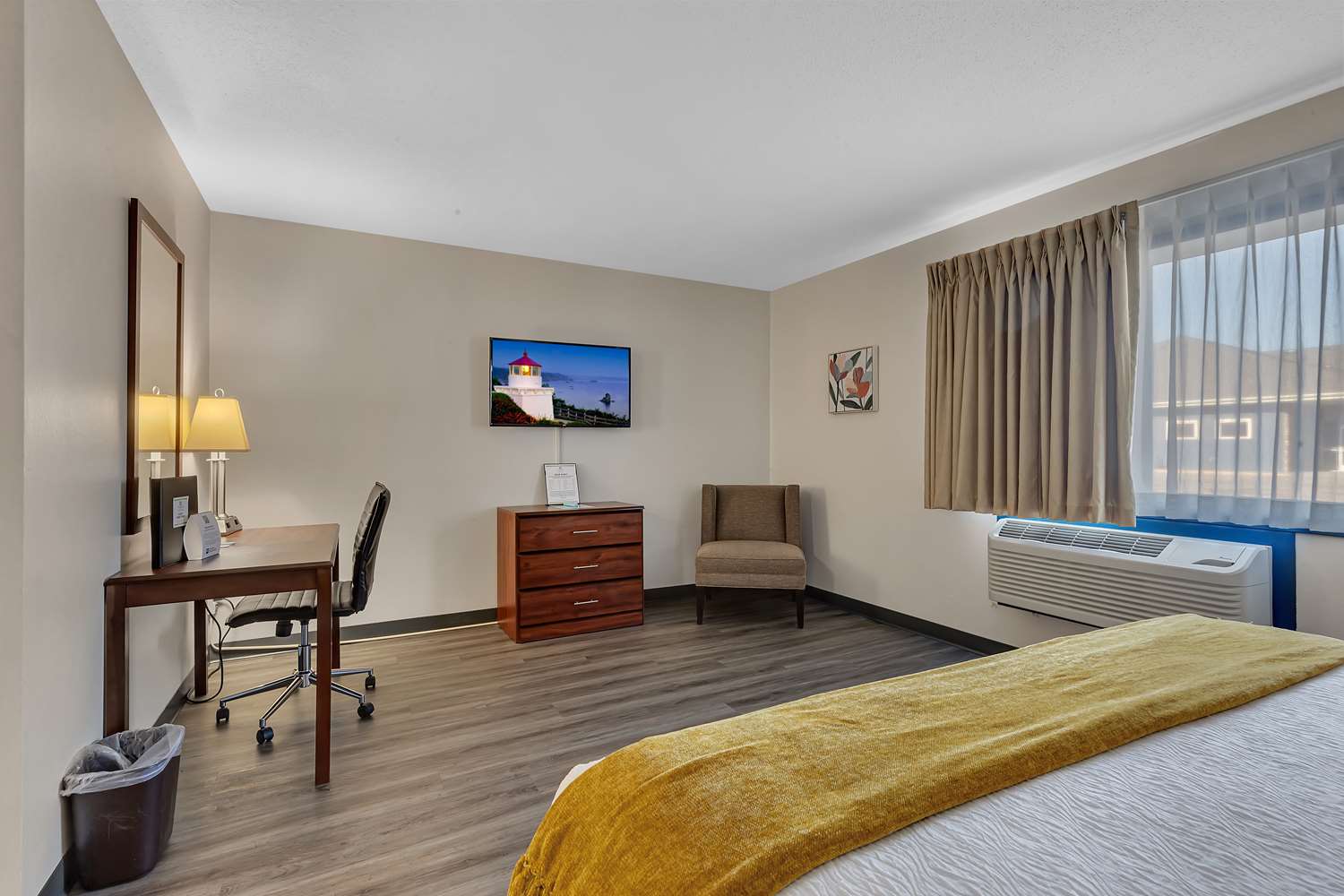 Spicer Hotel 13/21