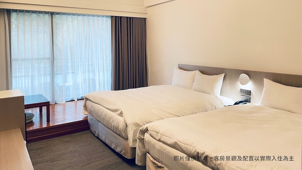 Howard Lake Resort Shihmen Dam 18/66