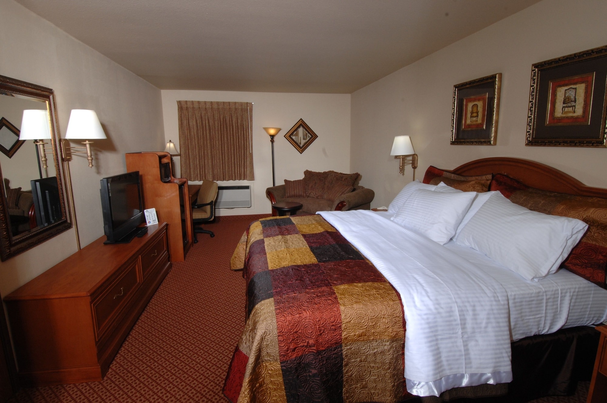 DELUXE, KING BED