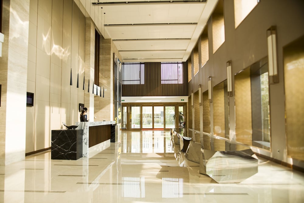 Wojo Hotel 7/50