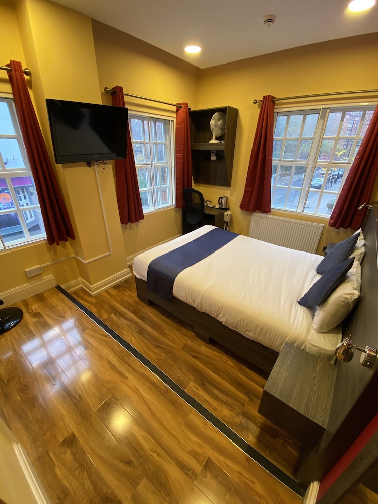 LE VILLÉ HOTEL 4/26