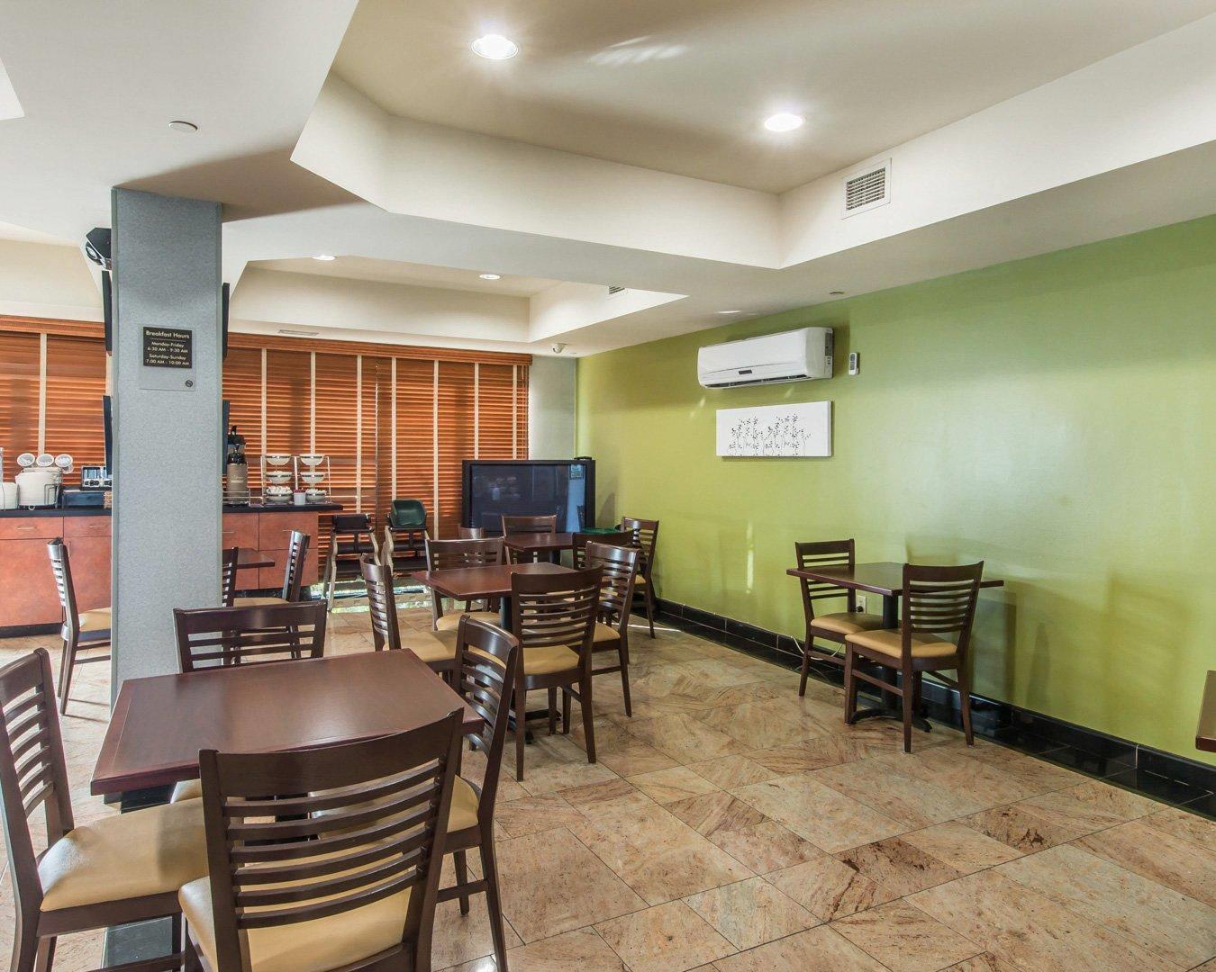 Sleep Inn and Suites Winchester 22/25