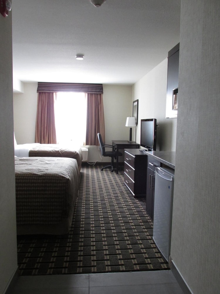Sigma Inn & Suites Melville 5/28
