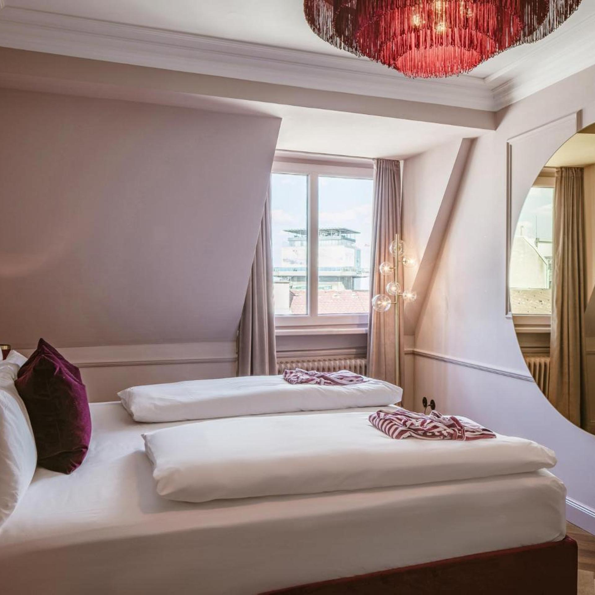 2 Bedrooms, Maisonette, Suite